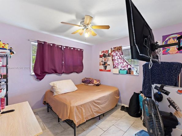 2620 SW 53rd Ave, West Park FL 33023