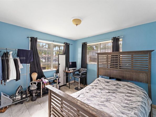 2620 SW 53rd Ave, West Park FL 33023