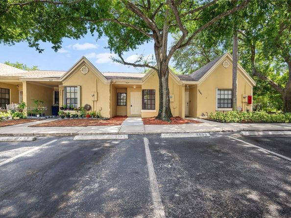3639 NW 83rd Ln, Sunrise FL 33351