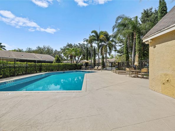 3639 NW 83rd Ln, Sunrise FL 33351
