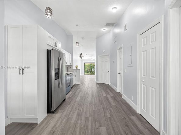 3639 NW 83rd Ln, Sunrise FL 33351