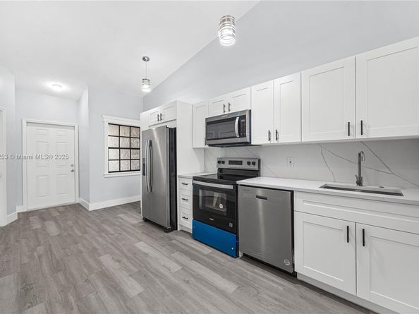 3639 NW 83rd Ln, Sunrise FL 33351