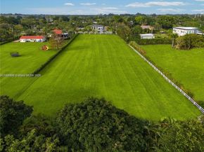 70 Sw Pl, Southwest Ranches FL 33331