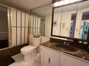 1000 Parkview Dr 1022, Hallandale Beach FL 33009