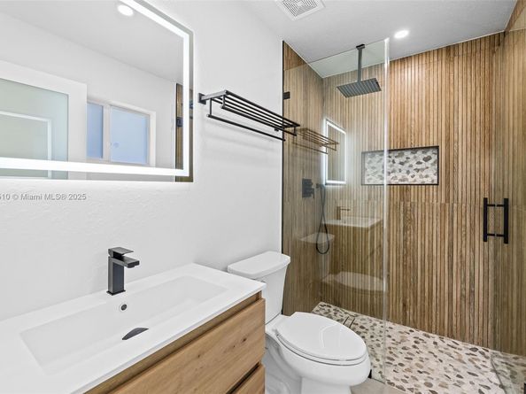 3333 Roosevelt St, Hollywood FL 33021