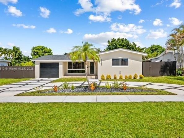 3333 Roosevelt St, Hollywood FL 33021