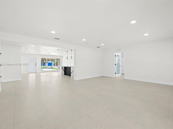 3333 Roosevelt St, Hollywood FL 33021