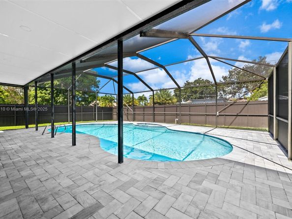 3333 Roosevelt St, Hollywood FL 33021