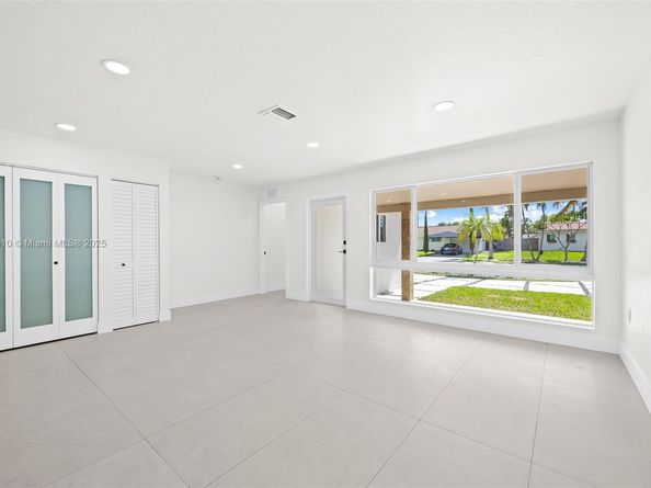 3333 Roosevelt St, Hollywood FL 33021