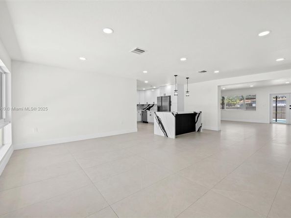 3333 Roosevelt St, Hollywood FL 33021