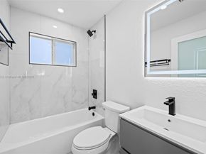 3333 Roosevelt St, Hollywood FL 33021