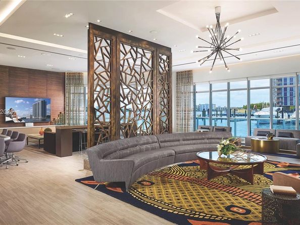 17301 Biscayne Blvd 2009, North Miami Beach FL 33160