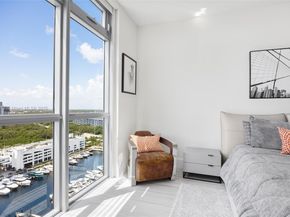 17301 Biscayne Blvd 2009, North Miami Beach FL 33160