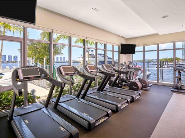 17301 Biscayne Blvd 2009, North Miami Beach FL 33160