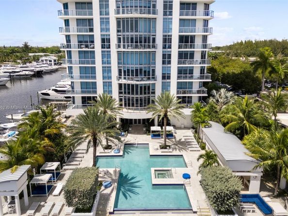17301 Biscayne Blvd 2009, North Miami Beach FL 33160