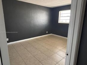 1100 NE 1st Ct 108, Hallandale Beach FL 33009
