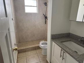 1100 NE 1st Ct 108, Hallandale Beach FL 33009