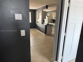 1100 NE 1st Ct 108, Hallandale Beach FL 33009
