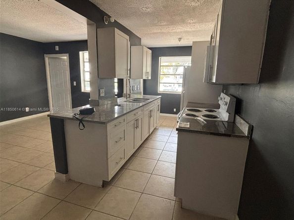 1100 NE 1st Ct 108, Hallandale Beach FL 33009
