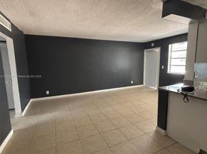 1100 NE 1st Ct 108, Hallandale Beach FL 33009