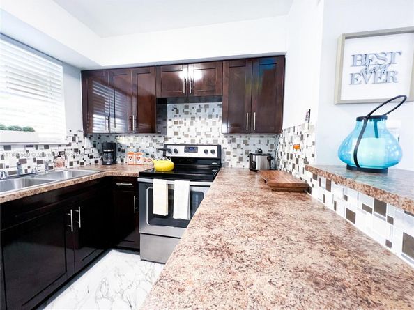 1321 NW 171st St, Miami Gardens FL 33169