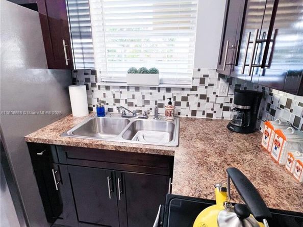 1321 NW 171st St, Miami Gardens FL 33169