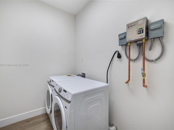 535 NW 52nd St, Miami FL 33127