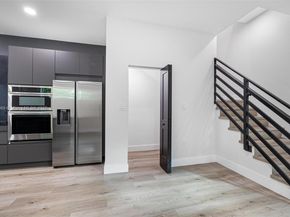 535 NW 52nd St, Miami FL 33127