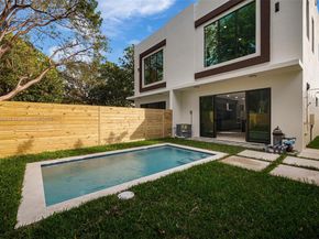 535 NW 52nd St, Miami FL 33127