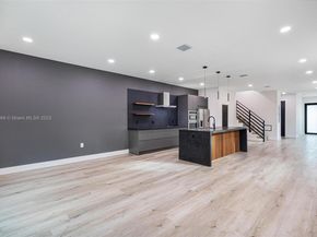 535 NW 52nd St, Miami FL 33127