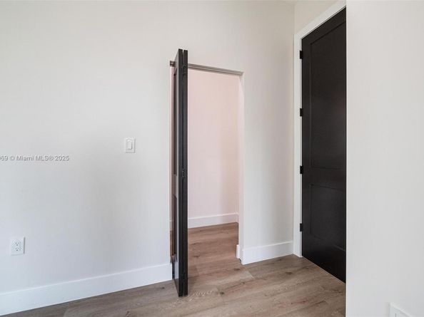 535 NW 52nd St, Miami FL 33127