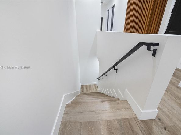 535 NW 52nd St, Miami FL 33127