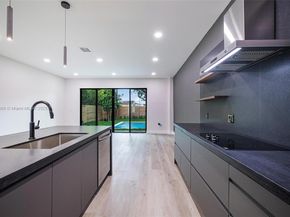 535 NW 52nd St, Miami FL 33127