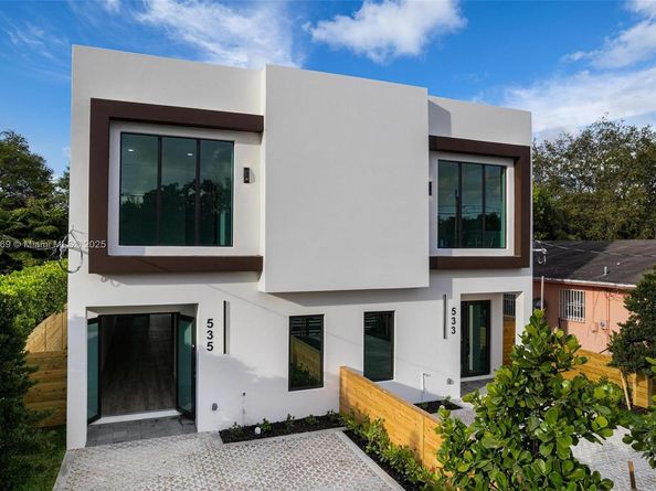 535 NW 52nd St, Miami FL 33127