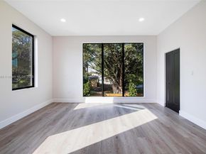 535 NW 52nd St, Miami FL 33127