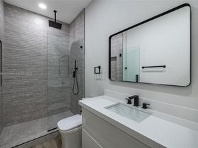 535 NW 52nd St, Miami FL 33127