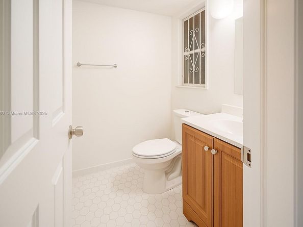 11905 NE 2nd Ave C301, North Miami FL 33161