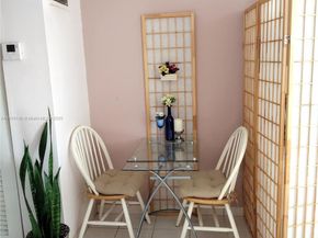 2145 Pierce St 105, Hollywood FL 33020