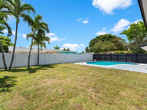 3170 NW 69th St, Fort Lauderdale FL 33309