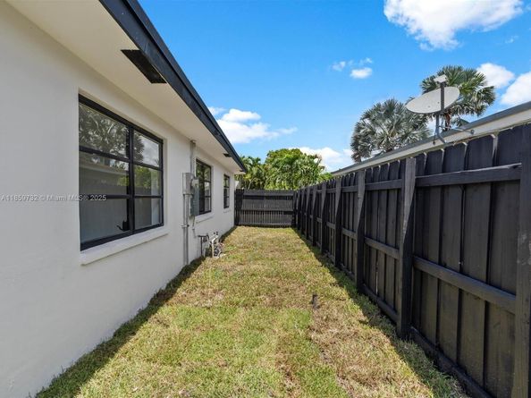 3170 NW 69th St, Fort Lauderdale FL 33309