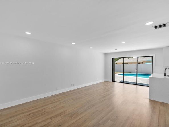 3170 NW 69th St, Fort Lauderdale FL 33309