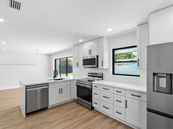 3170 NW 69th St, Fort Lauderdale FL 33309