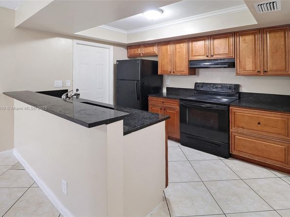 6533 Harbour Rd, North Lauderdale FL 33068