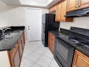 6533 Harbour Rd, North Lauderdale FL 33068