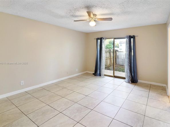 6533 Harbour Rd, North Lauderdale FL 33068