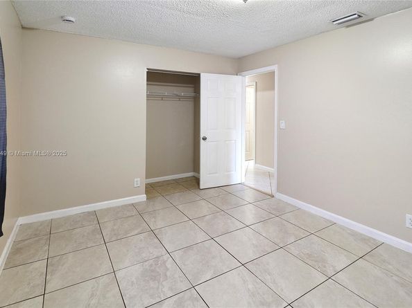 6533 Harbour Rd, North Lauderdale FL 33068