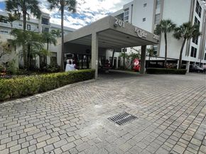 201 178th Dr 334, Sunny Isles Beach FL 33160