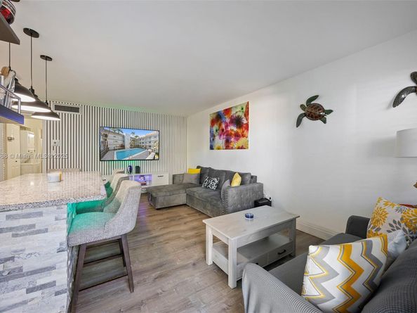 714 NE 10th St 108, Hallandale Beach FL 33009