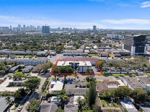 714 NE 10th St 108, Hallandale Beach FL 33009