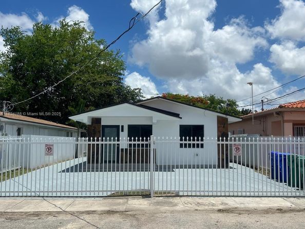 2368 / 2370 NW 33rd St, Miami FL 33142